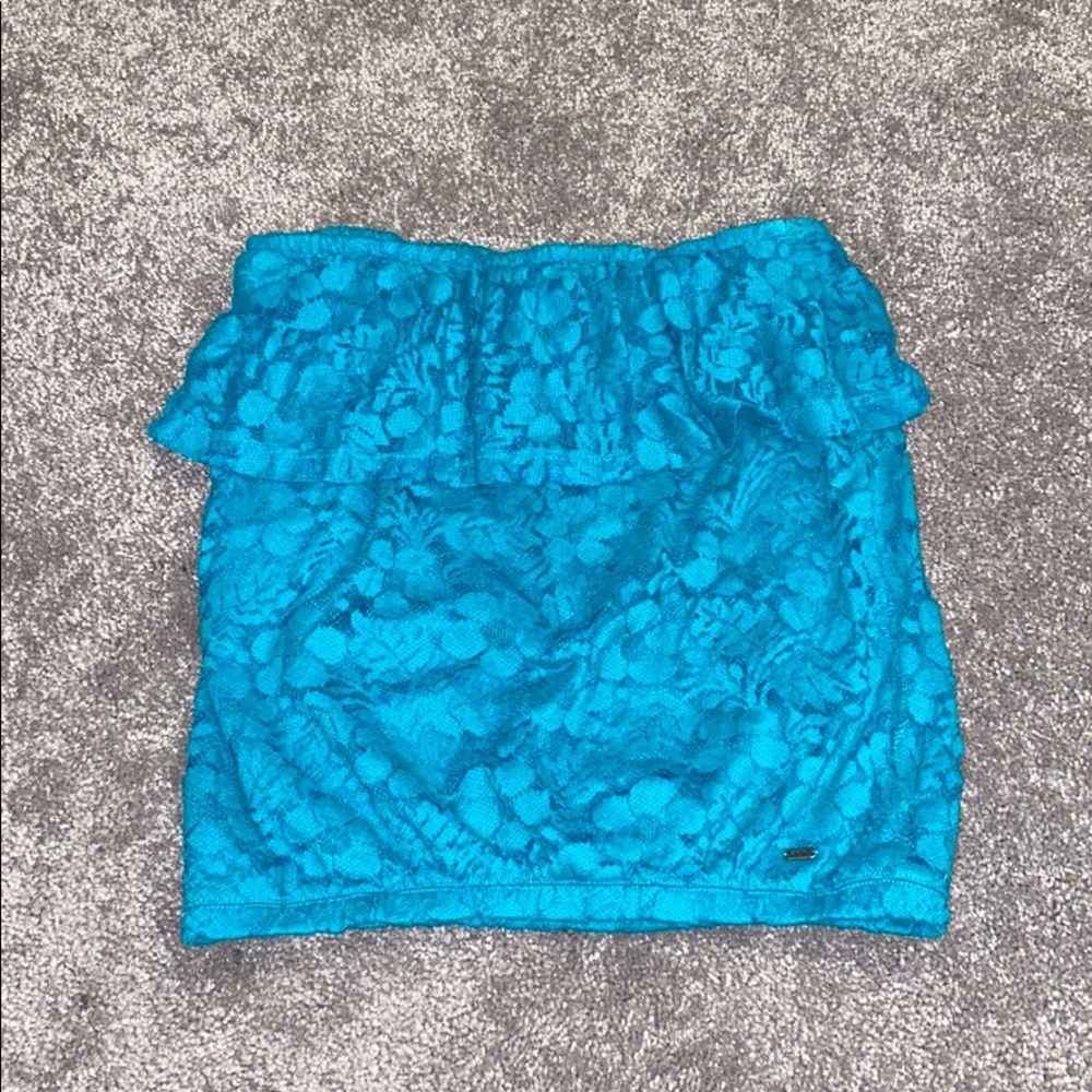 Turquoise strapless shirt